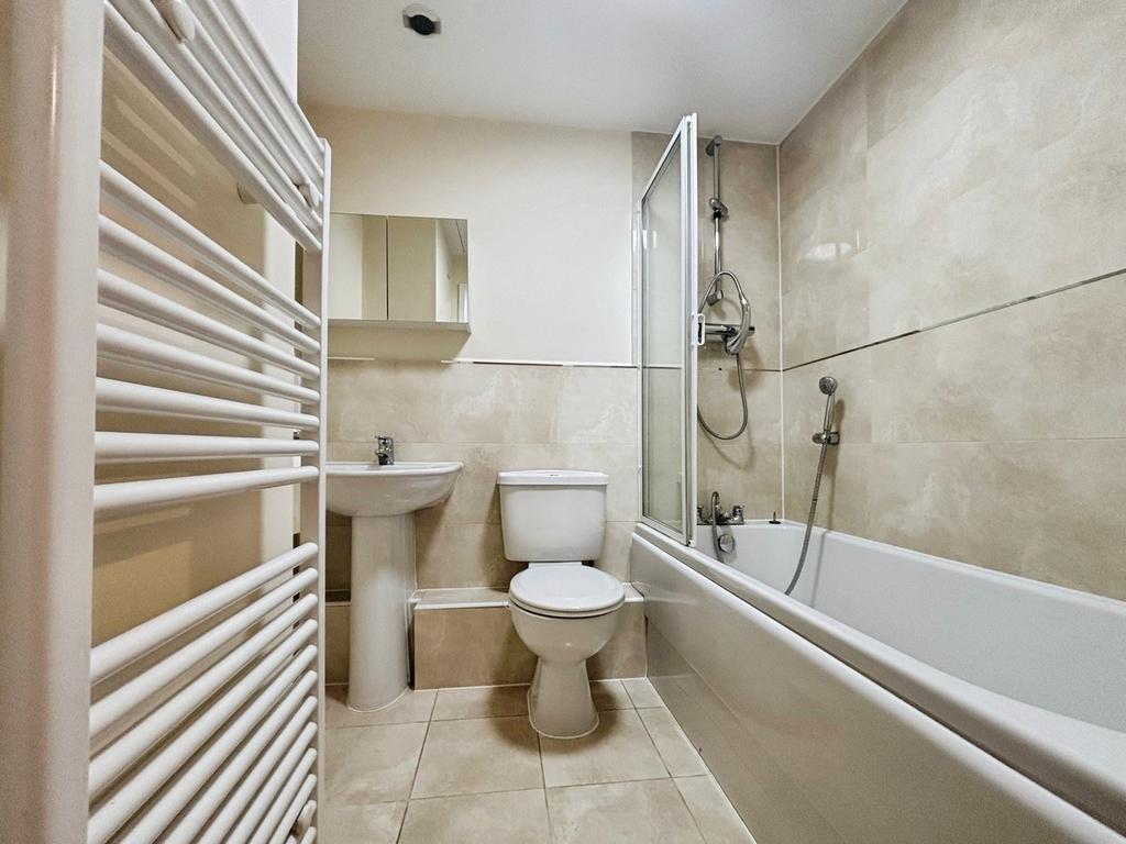 Main Bathroom