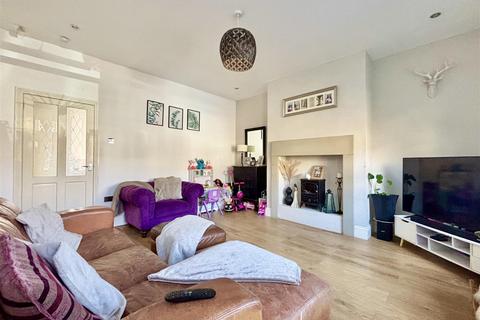 undefined, High Street, Bradford BD13