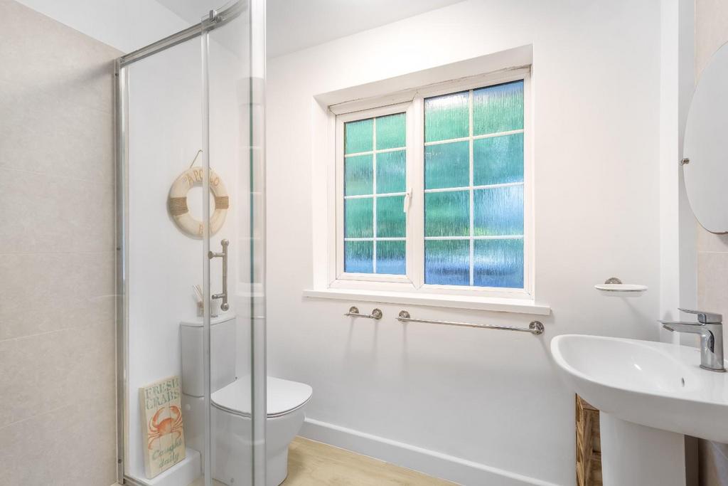 En-suite (2).jpg