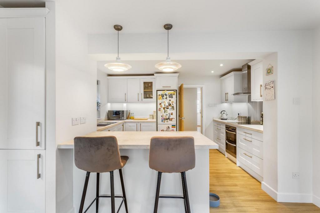 Kitchen (1).jpg