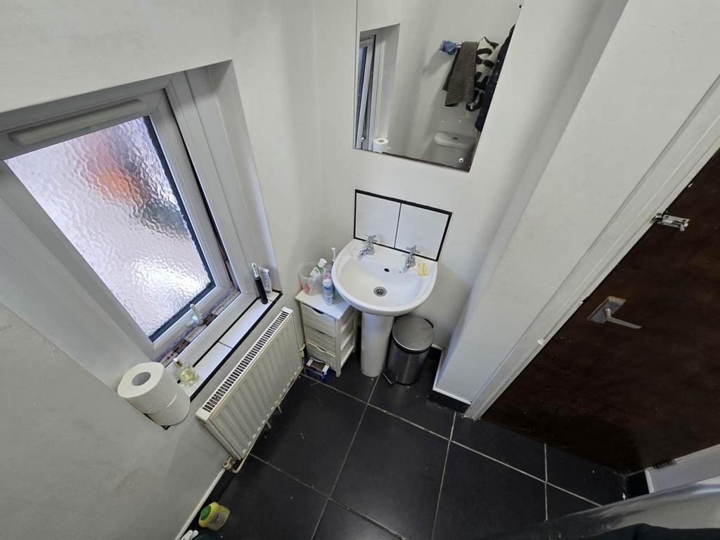 First floor shower r