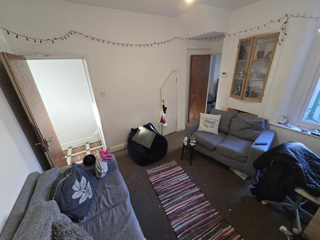 Living room (2)