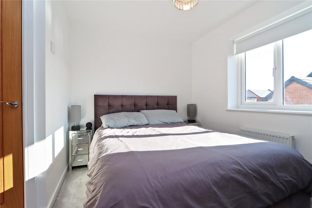 Bedroom 1 Pic 2