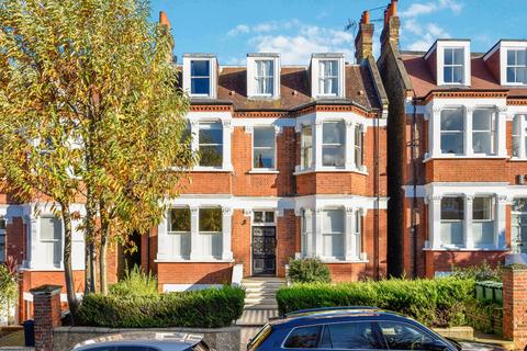 undefined, Kings Road, Richmond, TW10