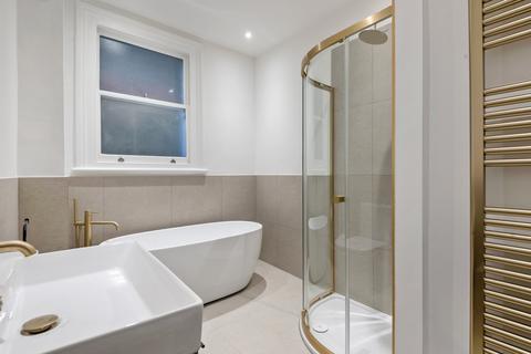 undefined, Kings Road, Richmond, TW10