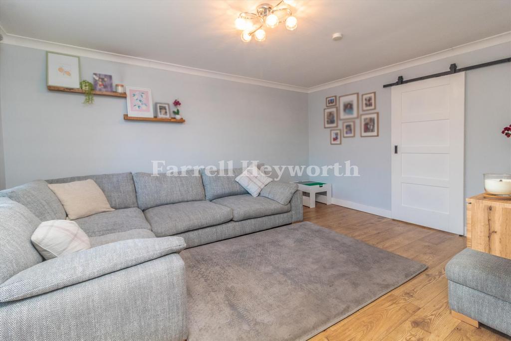 Lounge image 2