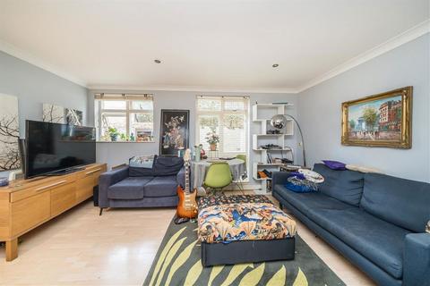 undefined, Kew Gardens Road, Kew TW9