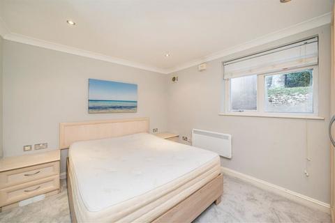 1 bedroom flat to rent, Kew Gardens Road, Kew TW9