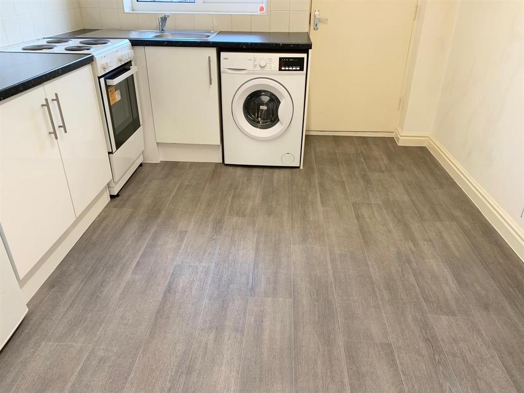 ADVERT 36 Lichfield Kitchen.jpg