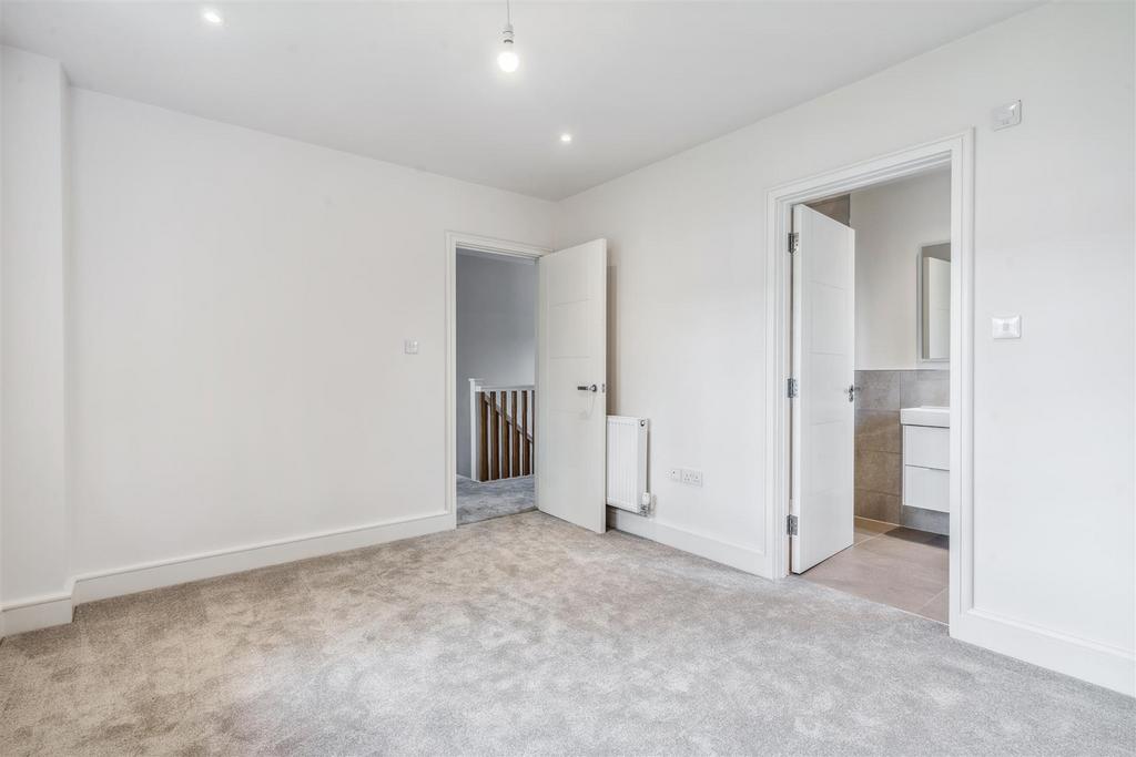 4 Hawthorn Close.jpg