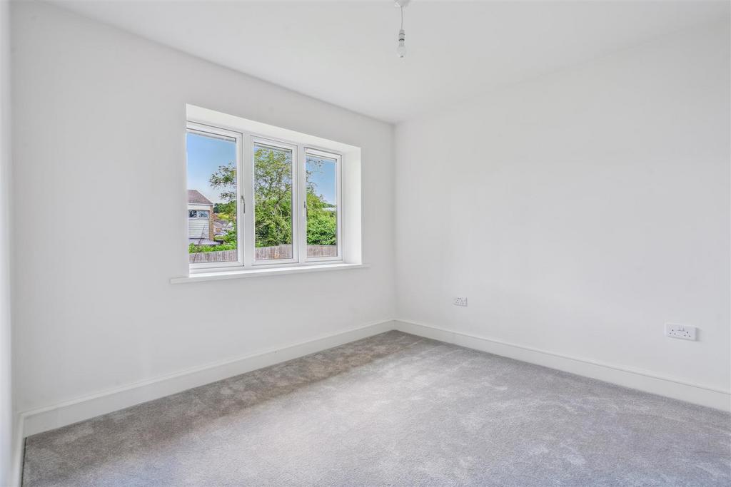 4 Hawthorn Close3.jpg