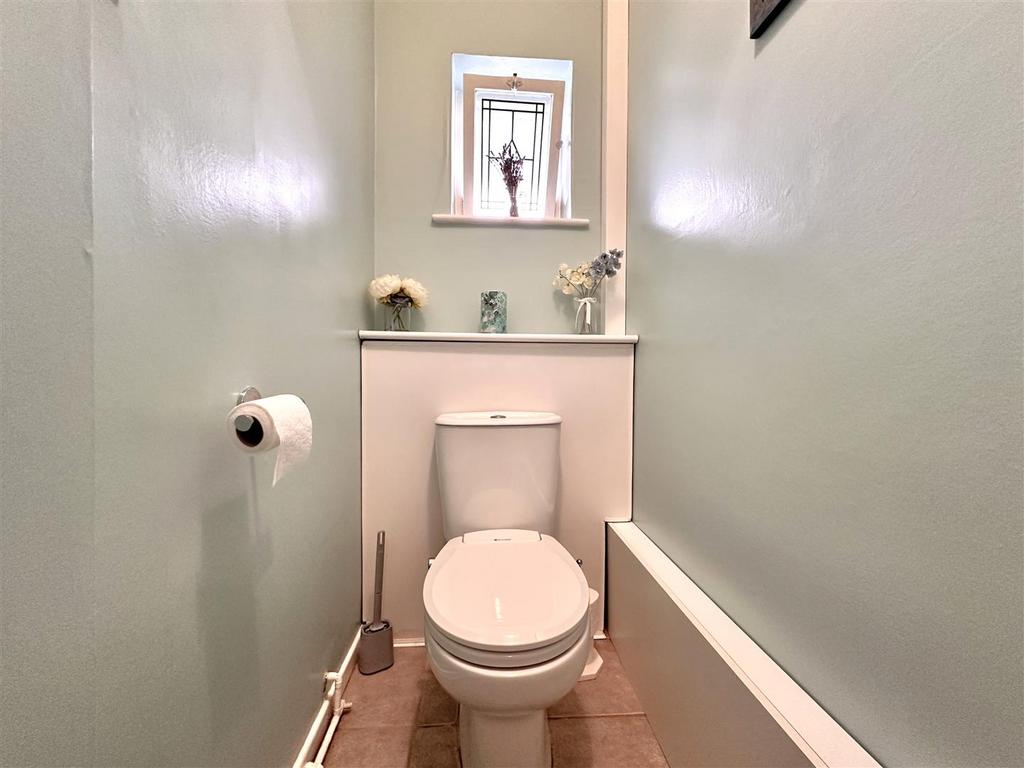Ground Floor W.C 014