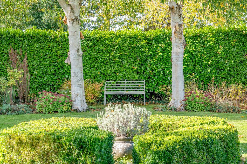 Garden With Seat