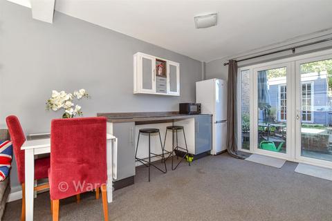 Rectory Way, Kennington, Ashford, Kent