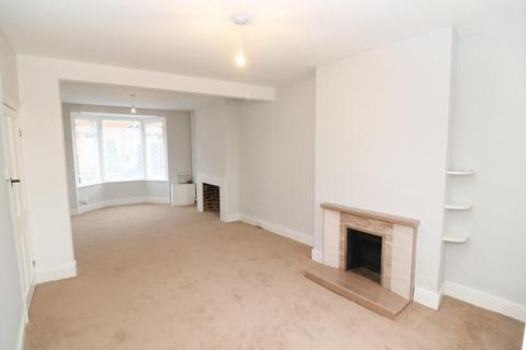 3 bedroom terraced house for sale, Cromwell Road, Rushden NN10