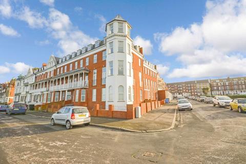 2 bedroom flat to rent, Endcliffe Apartments,First Ave,Cliftonville,CT92PY