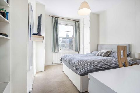 3 bedroom flat for sale, Halford Road, London SW6