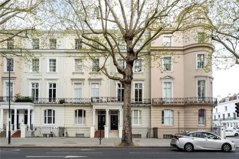 Holland Park Avenue, London W11