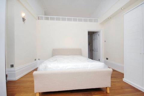 1 bedroom flat for sale, Holland Park Avenue, London W11