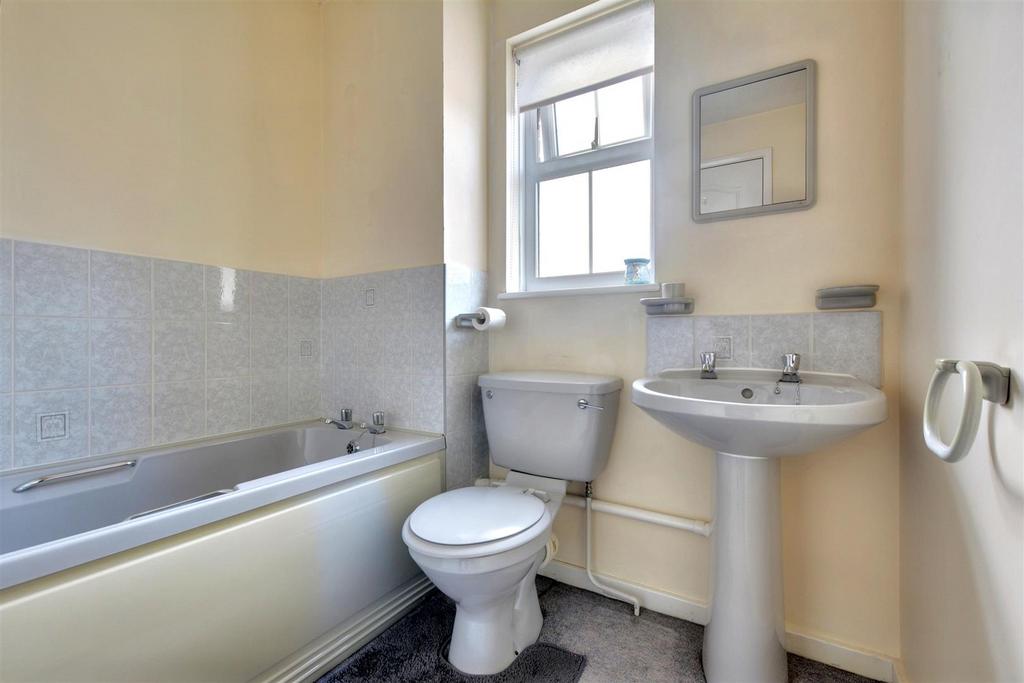 Bathroom 1.jpeg
