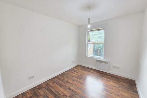 undefined, High Street, Thornton Heath, Surrey. CR7 8RY