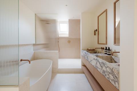 2 bedroom flat to rent, Walton House, Walton Street, London SW3