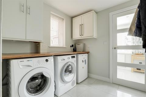 undefined, Barn Close, Nottingham NG6
