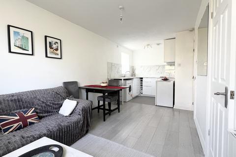1 bedroom apartment for sale, Millstream Close, Palmers Green, N13