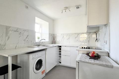 1 bedroom apartment for sale, Millstream Close, Palmers Green, N13