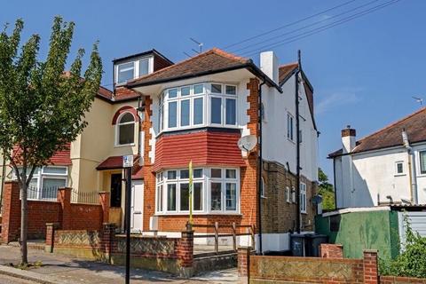 1 bedroom in a house share to rent, Haringey , London N11