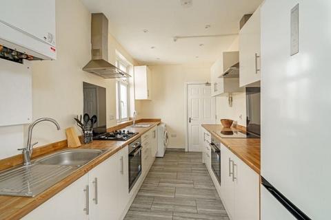 1 bedroom in a house share to rent, Haringey , London N11