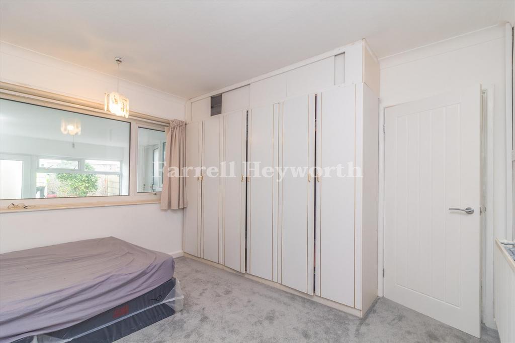 Bedroom 1 image 2