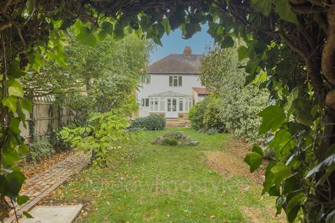 3 bedroom semi-detached house to rent, Hampton Court Avenue, East Molesey KT8