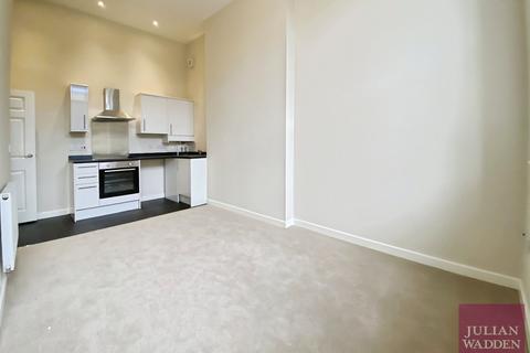 2 bedroom flat for sale, Charlestown, Glossop, Derbyshire, SK13