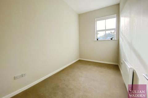 2 bedroom flat for sale, Charlestown, Glossop, Derbyshire, SK13