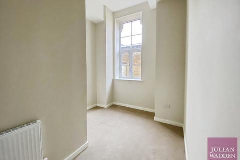 2 bedroom flat for sale, Charlestown, Glossop, Derbyshire, SK13