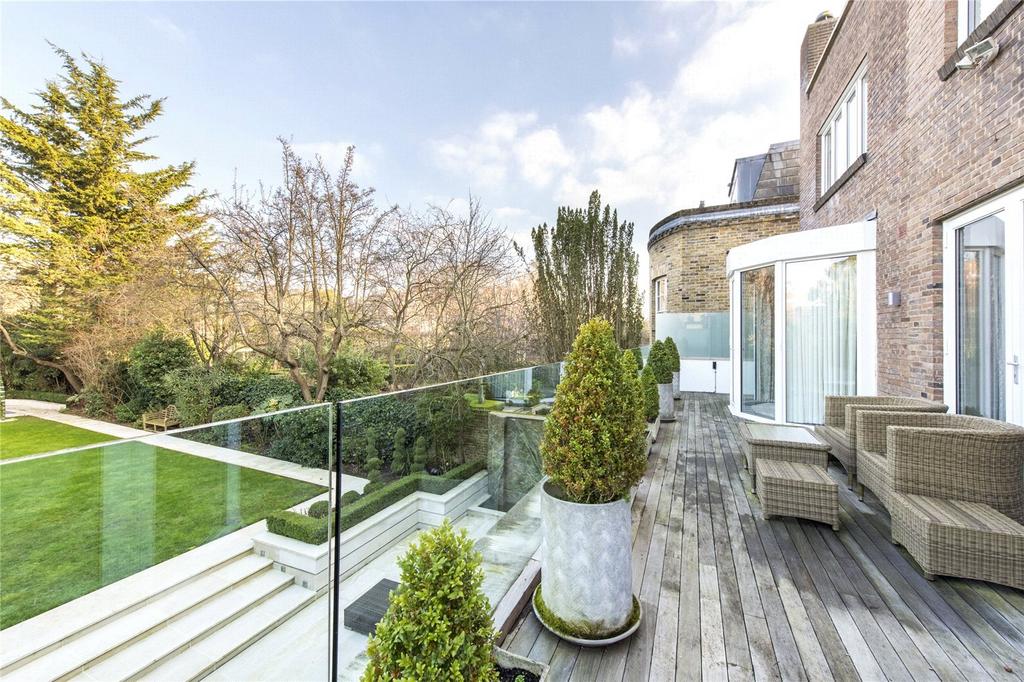 Rear Balcony