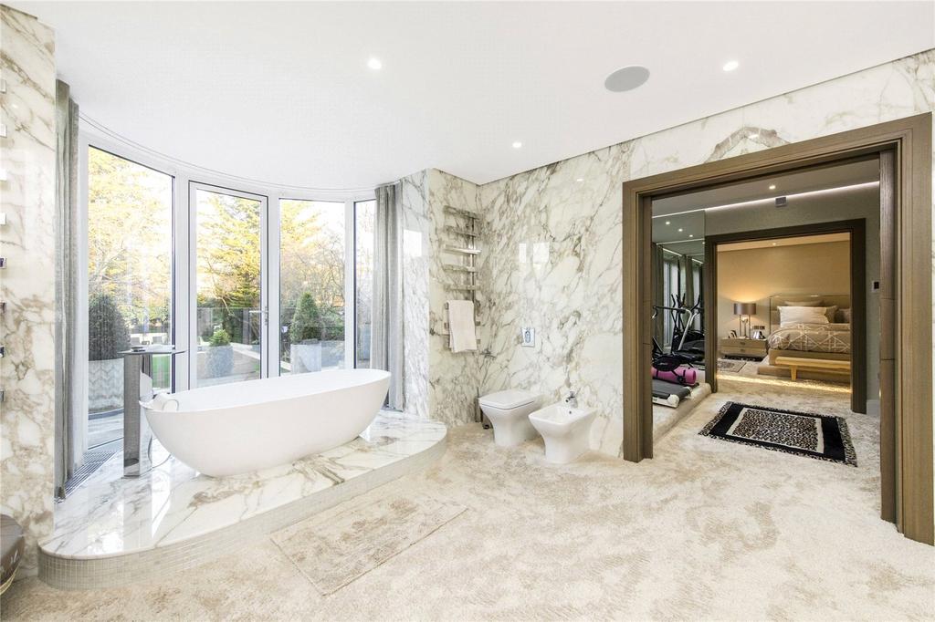 En Suite Bathroom