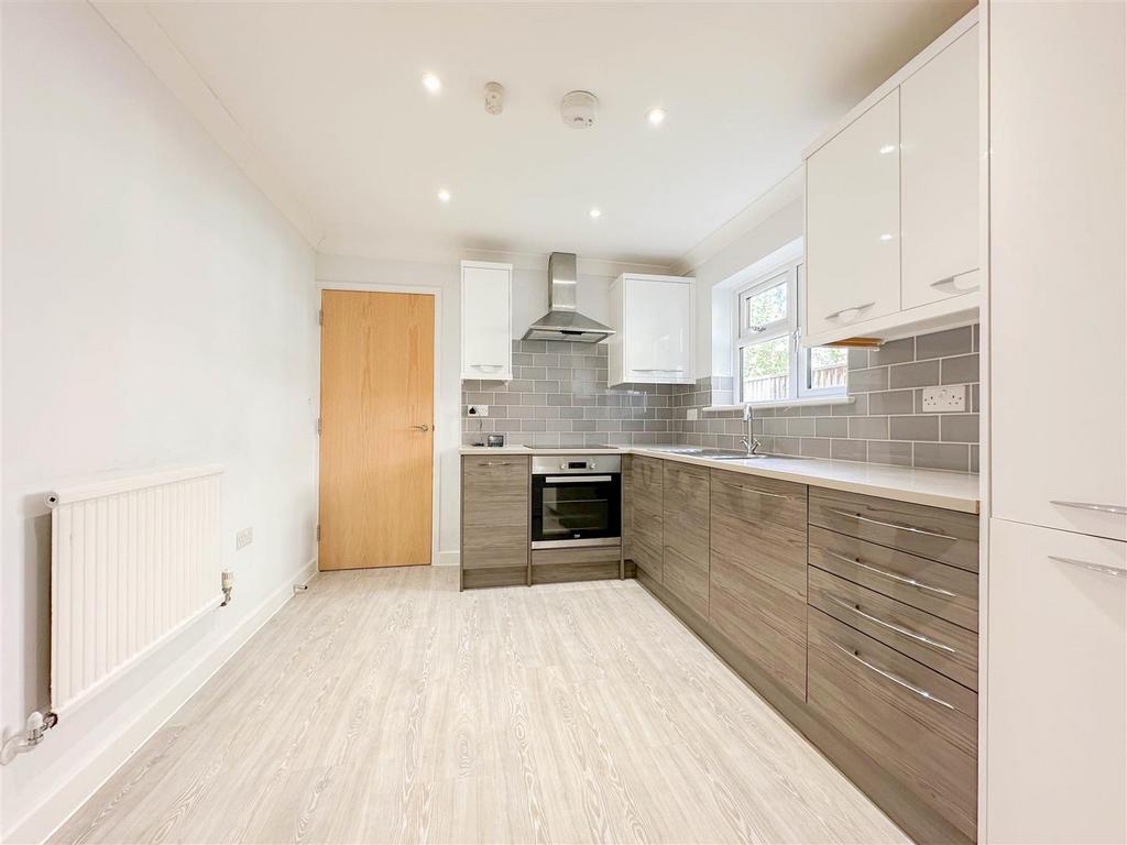 Kitchen 2.jpg