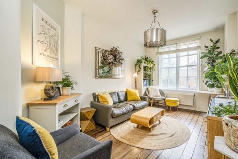 2 bedroom flat to rent, Grove End Road, London NW8