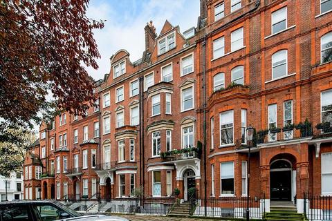 3 bedroom flat to rent, Lennox Gardens, Knightsbridge SW1X