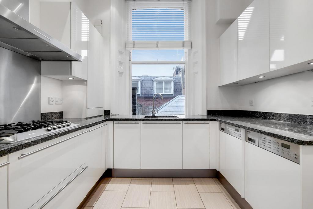 2 Kitchen-0.jpg