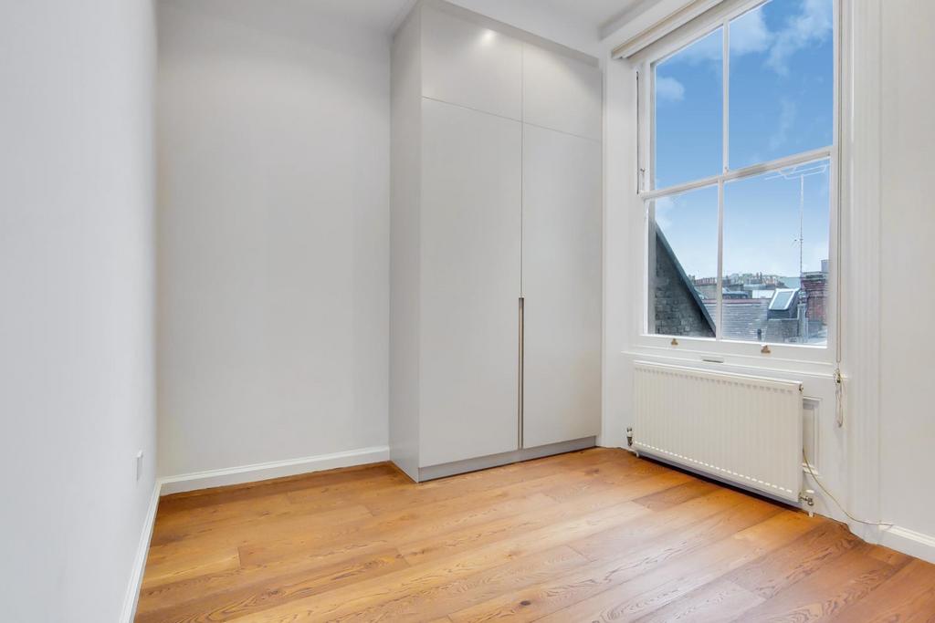 8 Bedroom 2-0.jpg