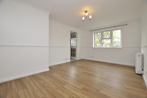 2 bedroom flat to rent, Elderberry Gardens, Witham