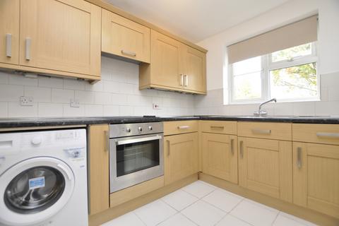 2 bedroom flat to rent, Elderberry Gardens, Witham