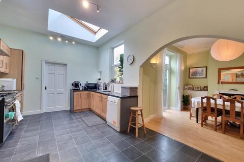 129 Aldborough Road South, Ilford, IG3 8HT
