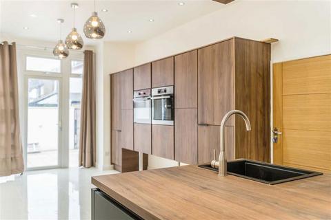5 bedroom house to rent, St. Leonards Road, London SW14