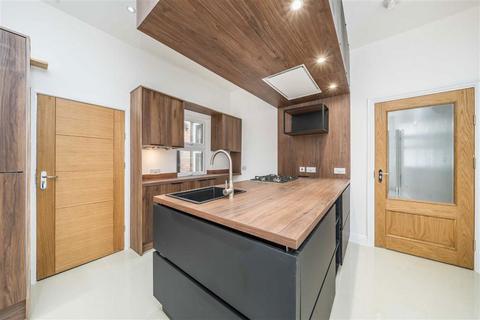 5 bedroom house to rent, St. Leonards Road, London SW14