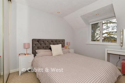 undefined, Westlands, Horsham RH13