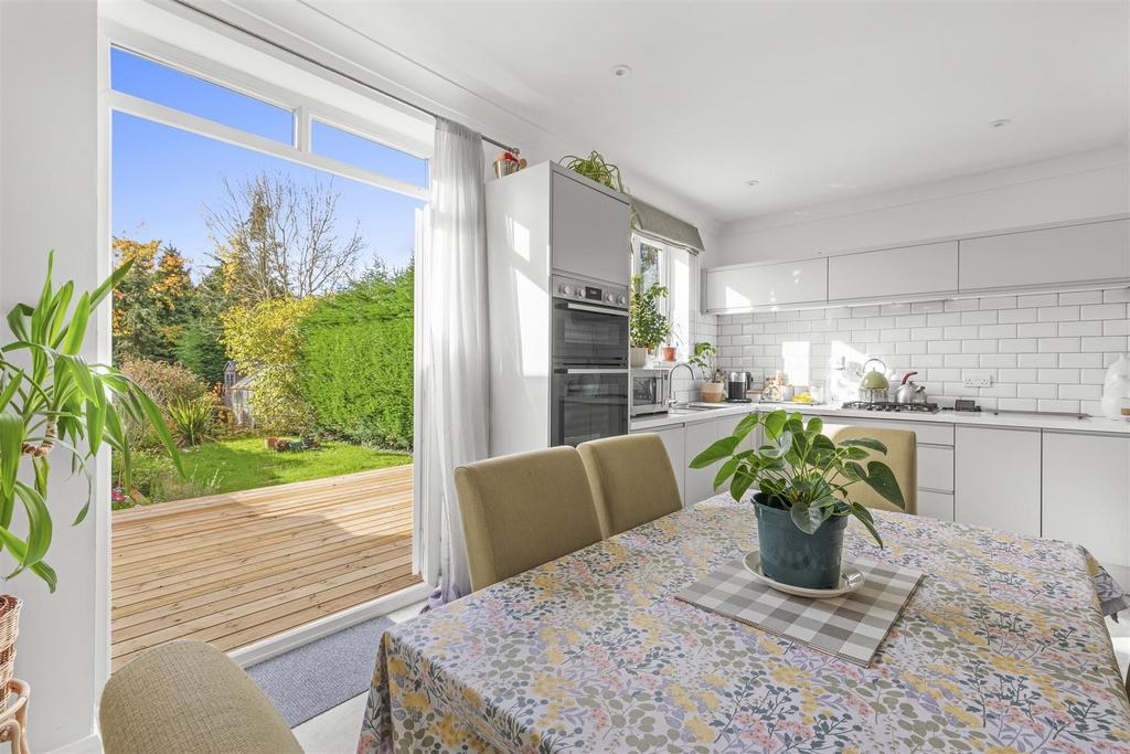 51 Geralds Road, HP13 6 BN-8.jpg